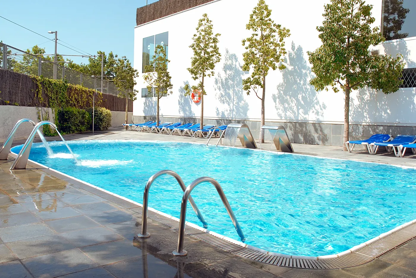 Piscina exterior i solariums 